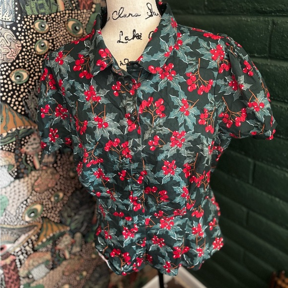 Collectif Tops - ModCloth Holly Print Holiday Top